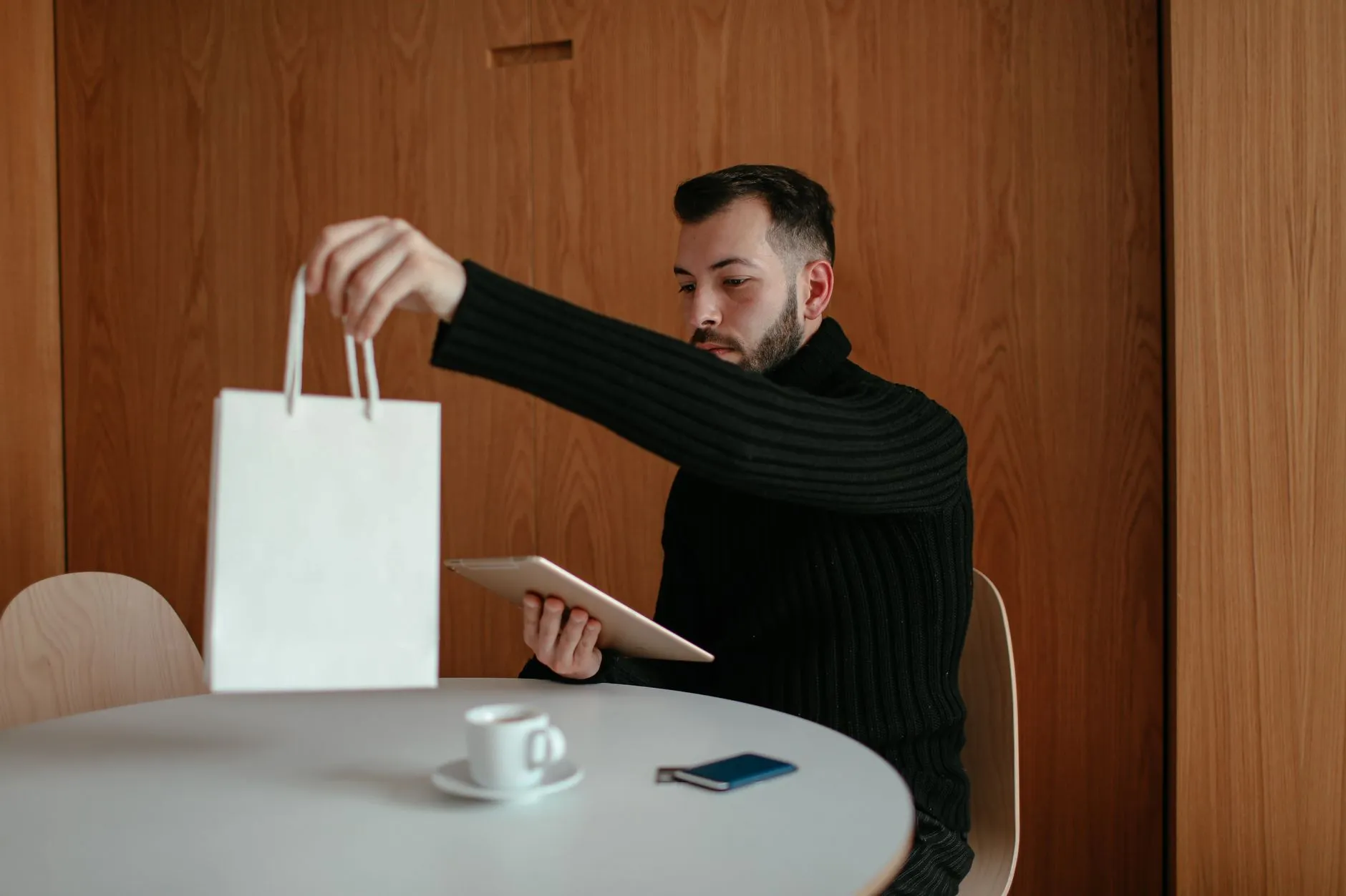智能开关与智能插座对比：家庭与公寓场景下如何选择智能控制方案