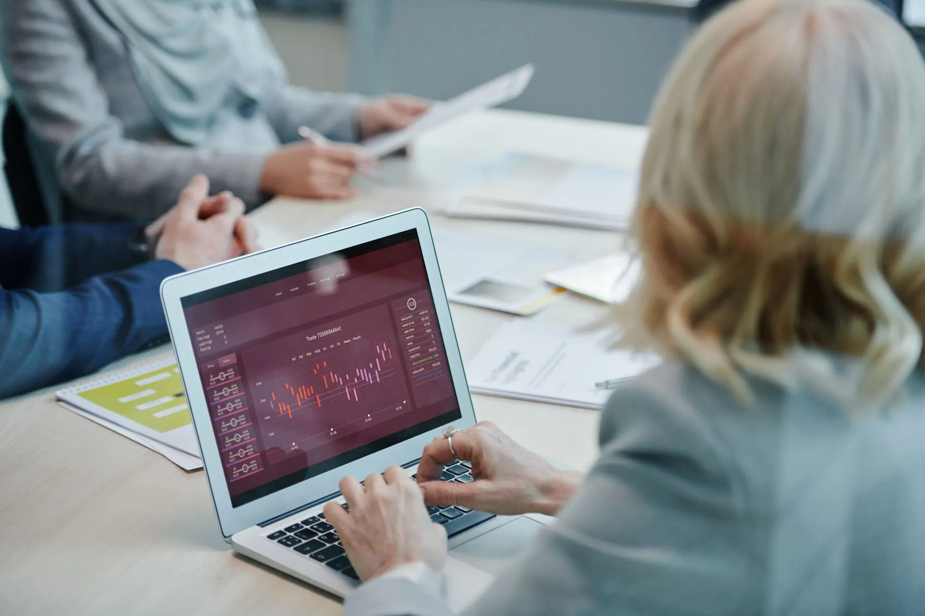 智能家居选购指南：为华中公寓客户匹配合适的智能控制设备