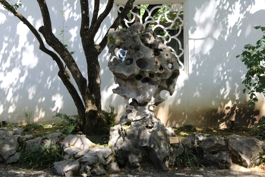 智能家居开关安装指南：三步完成插座与面板升级