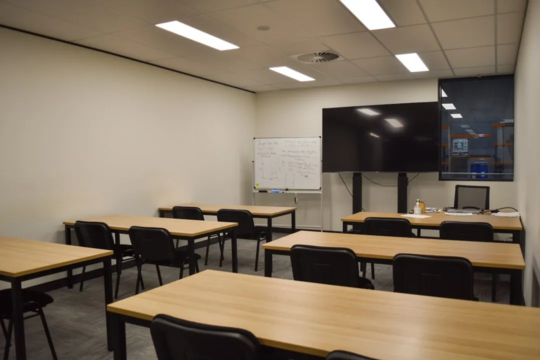 武汉智能家居开关面板选型指南：从功能到安装全解析